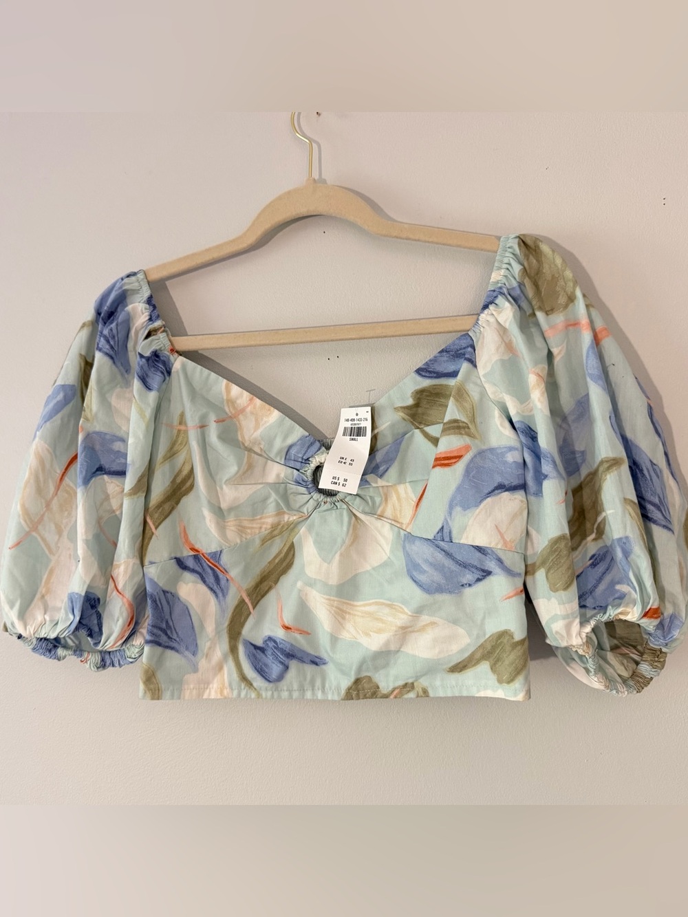 Abercrombie & Fitch Pastel Floral Puff-Sleeve Crop Top